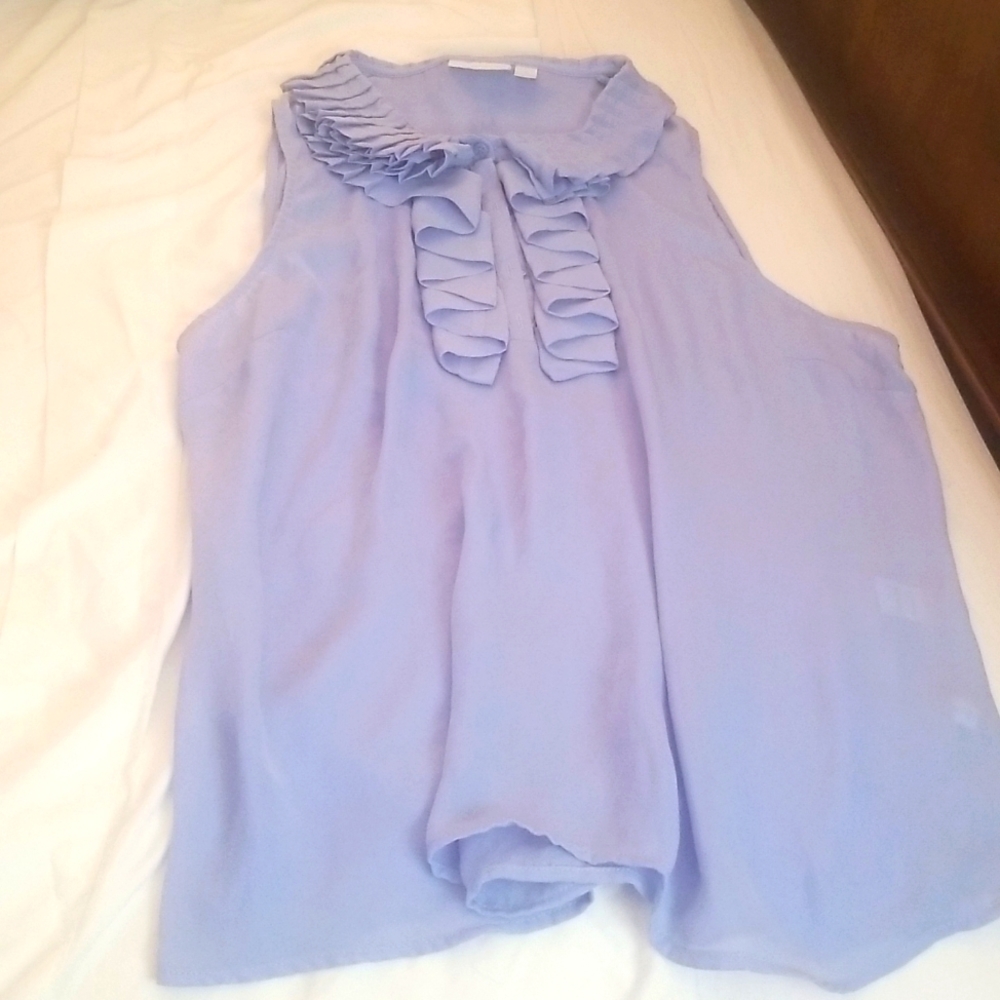 Sleeveless shirt